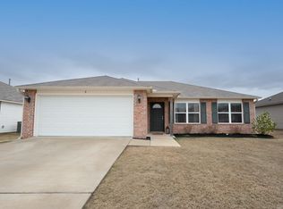 8 Summer Breeze Rd, Conway, AR 72032