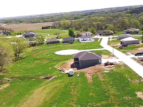 2nd image of 1100 Evergreen Rd