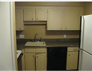 5th image of 5 Royal Crest Dr APT 6