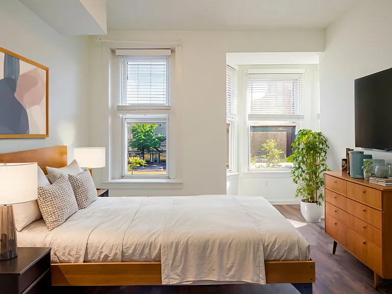650 D St SE #2 — Photo 19