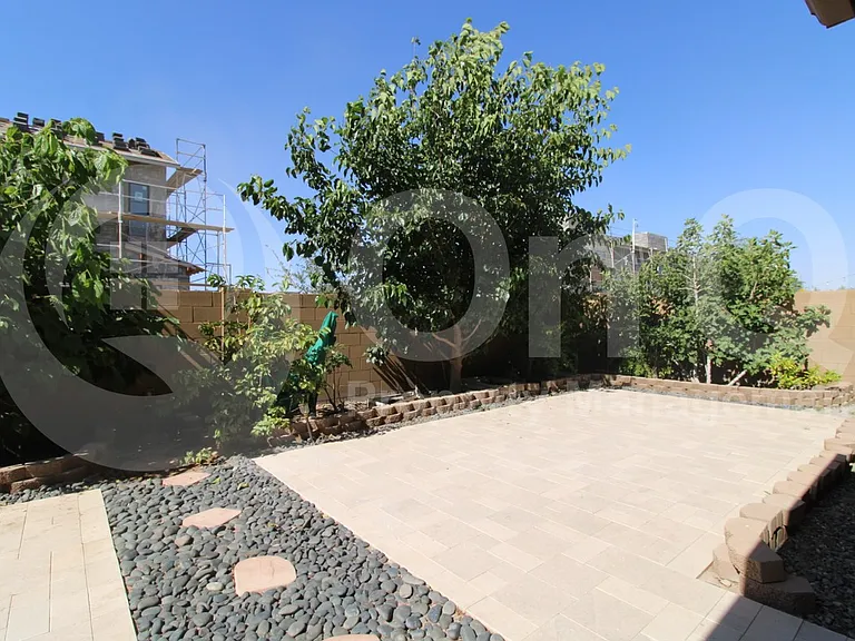 1130 E Armstrong Way — Photo 32