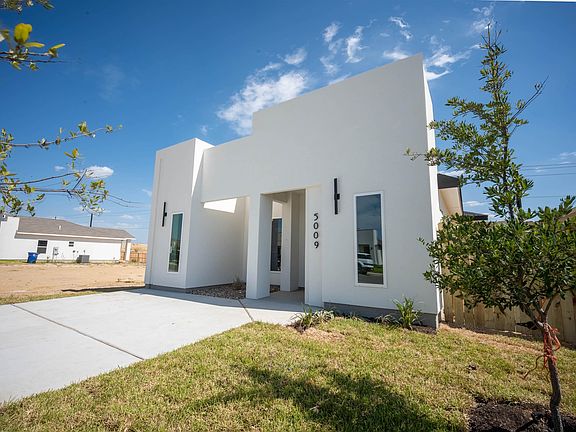 2nd image of 5009 Carambola Ln
