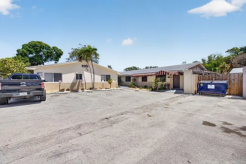 2500 SW 18th Ter Photo 1