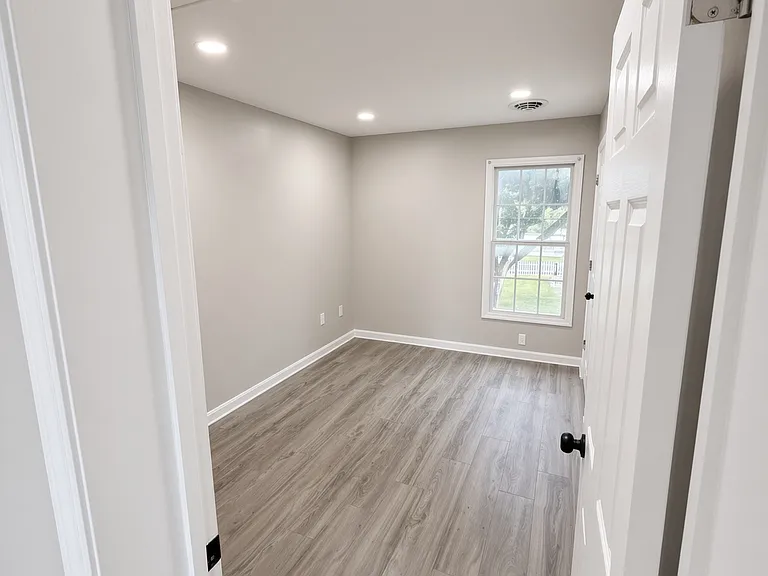 3000 Winchester Ave #20 — Photo 3