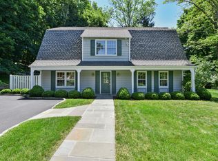 17 Garey Dr, Chappaqua, NY 10514