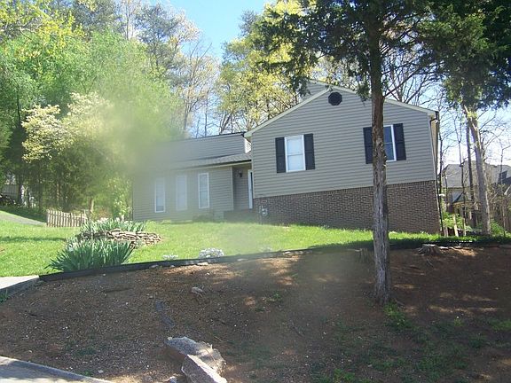 2nd image of 1411 Buxton Dr