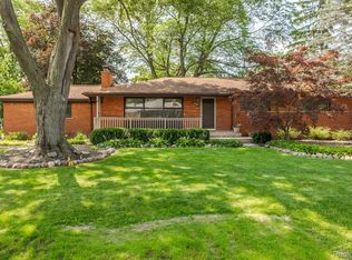 28484 Bayberry Rd, Farmington Hills, MI 48331