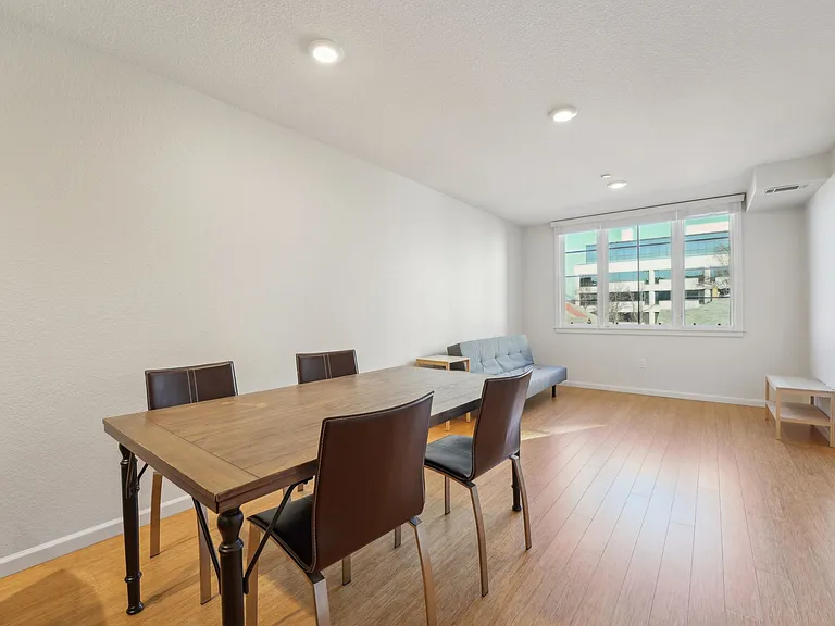 Addison Arts Apartments — Photo 94