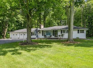 554 Jennifer Ln, Webster, NY 14580