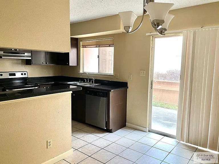3500 Carmen Ave #302 — Photo 7
