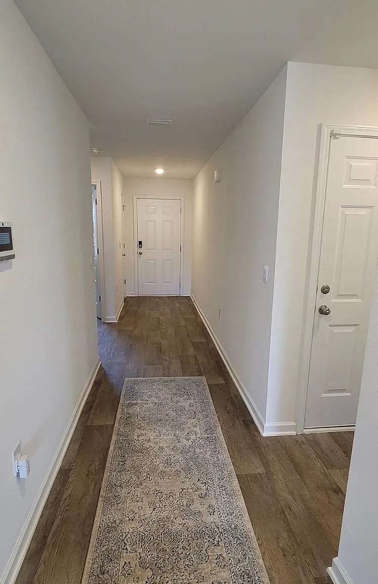 4 bed, 2.0 bath, 1417 sqft, $2,000 — Photo 2