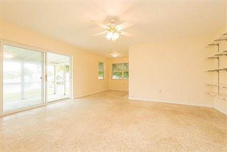 Living room/dining room