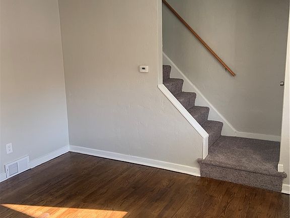 2nd image of 3912-3914 Meadowbrook Blvd