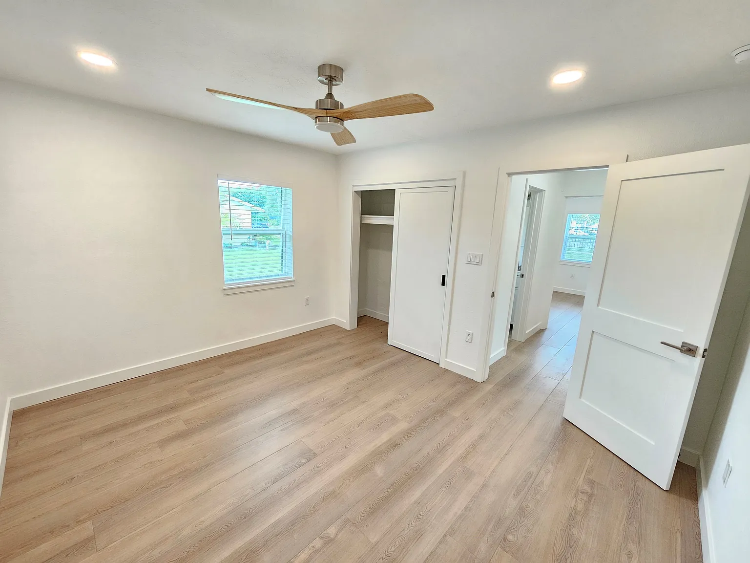 2204Phillippi - 285-MCM — Photo 2