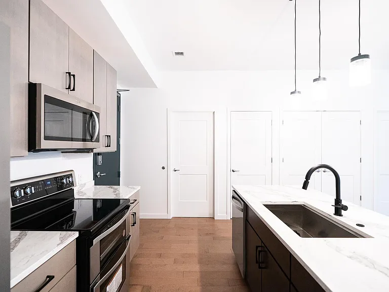 2635 Penn Ave #215 — Photo 5