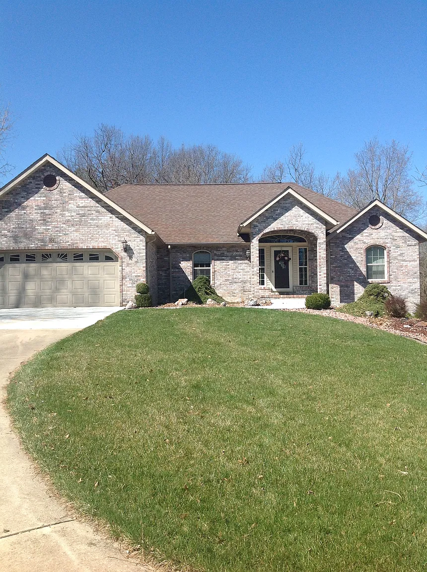 104 Hickory Dr photo 1