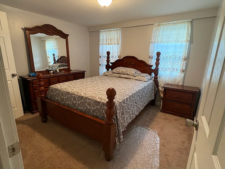 2105 Greenwood St — Photo 9