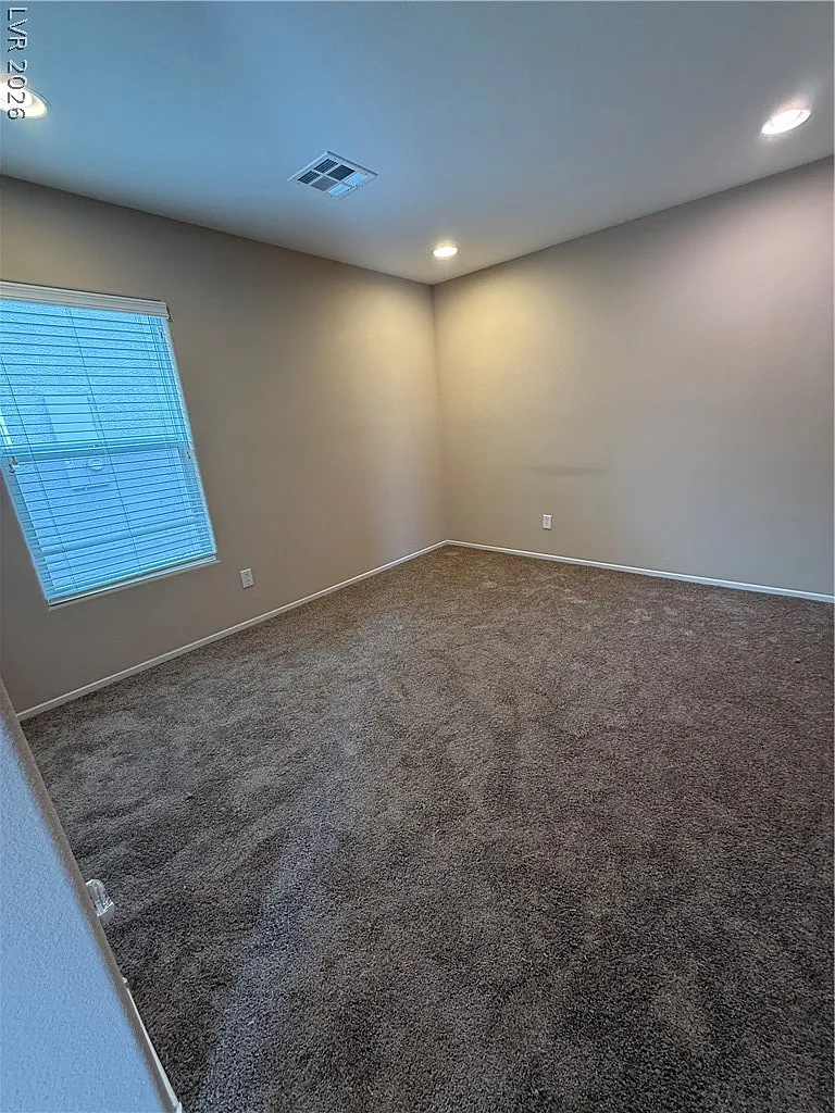 3 bed, 2.0 bath, 1584 sqft, $2,100 — Photo 3