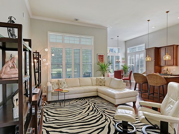 4th image of 102 Mozart Ct