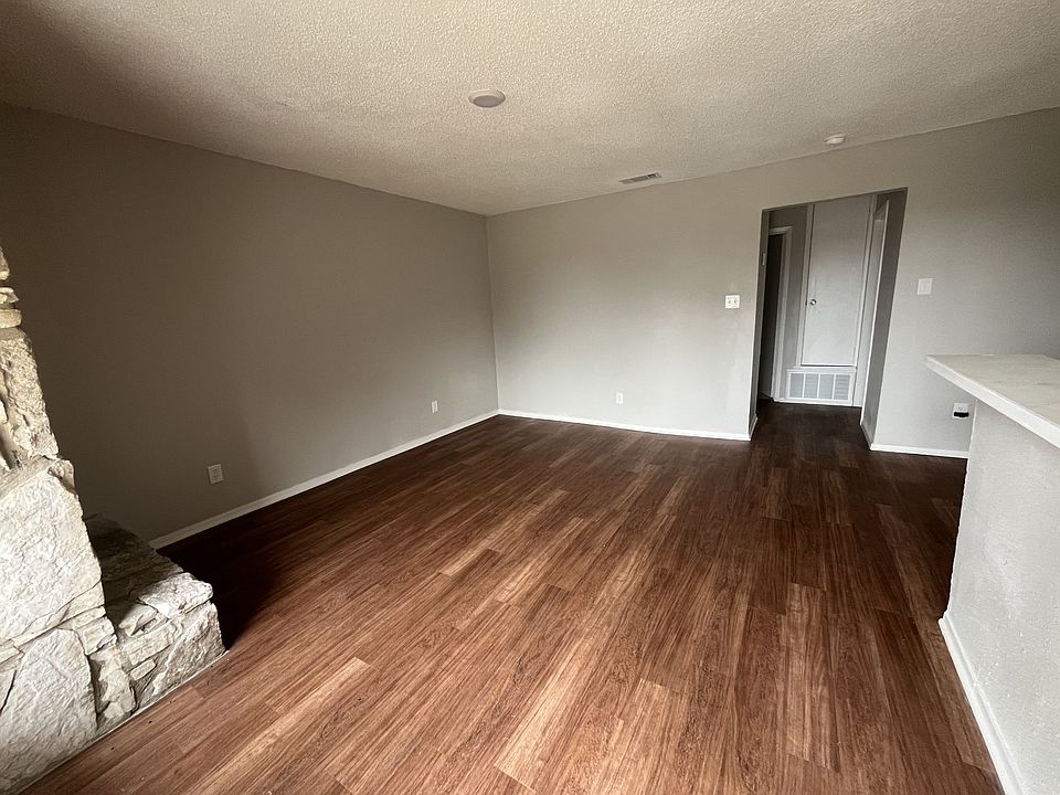 1st image of 817 Bracewood Cir APT B