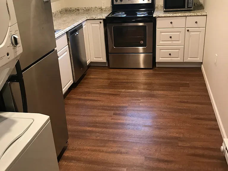 502 E Broadway St — Photo 13