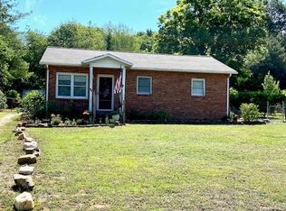 2210 Travis Rd SE, Conover, NC 28613