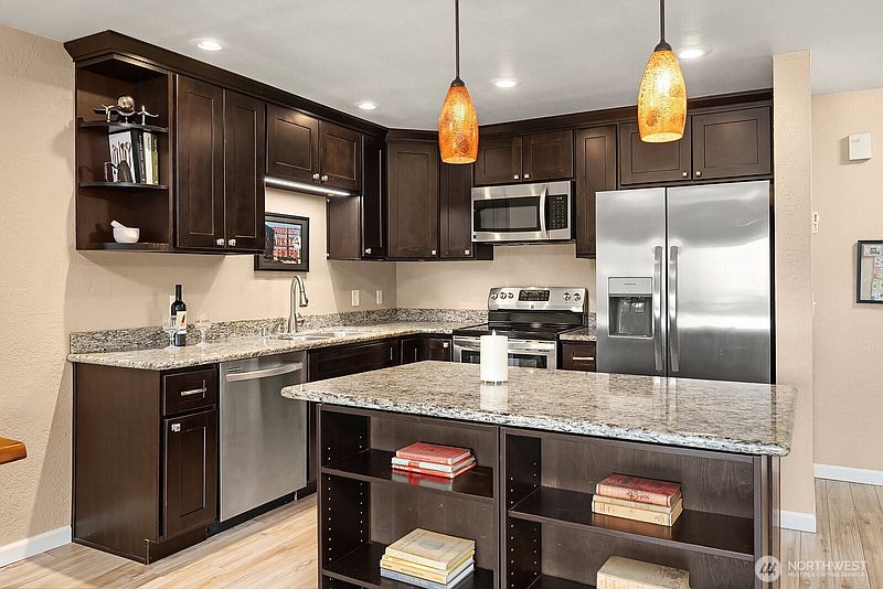 2nd image of 25044 Lake Fenwick Road #32