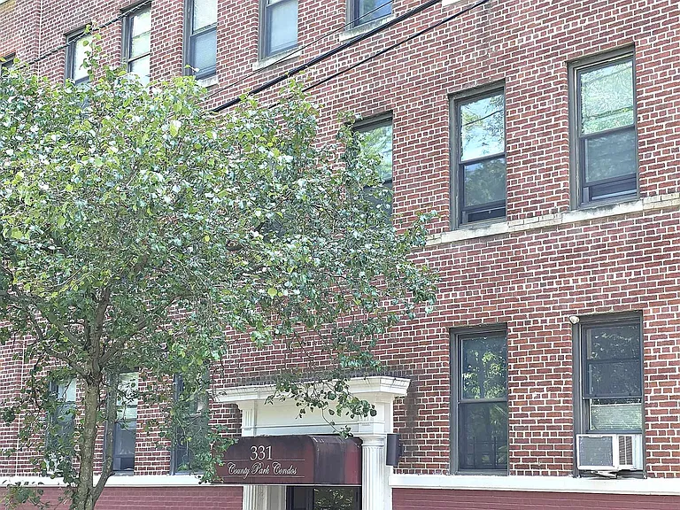 331 79th St #11 — Photo 16