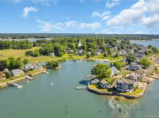 26 Bayberry Ln, Branford, CT 06405