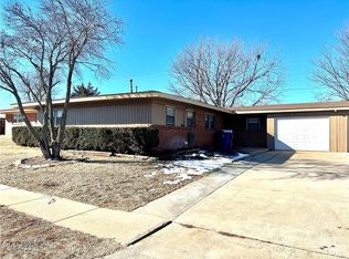 205 Iroquois Trl #A, Foss, OK 73647
