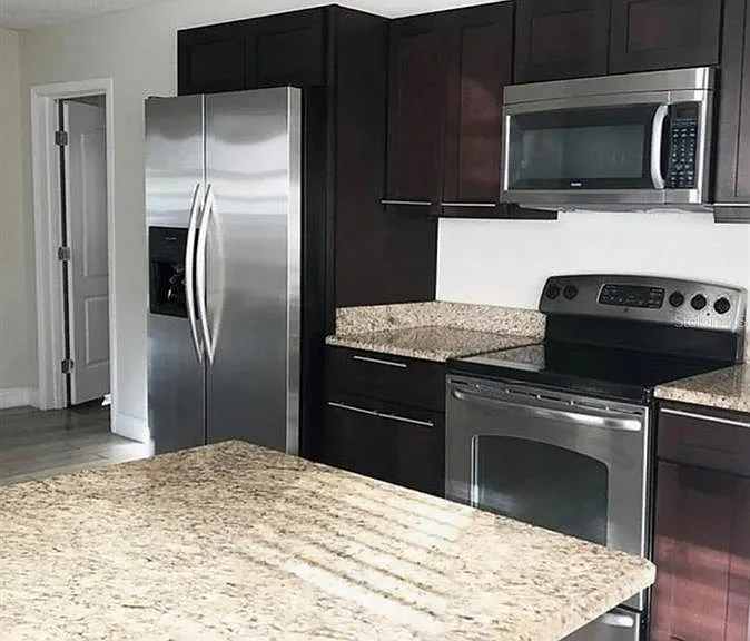 1313 Catherine St — Photo 2