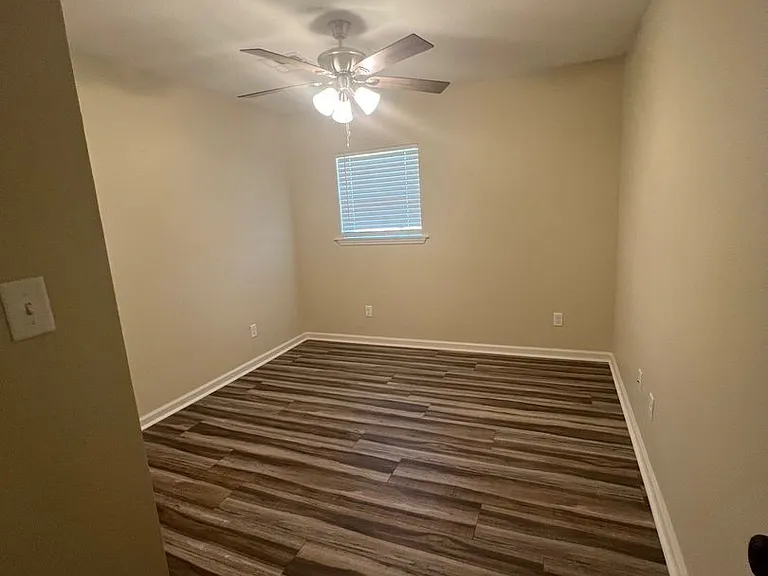 1002 Holly St — Photo 15
