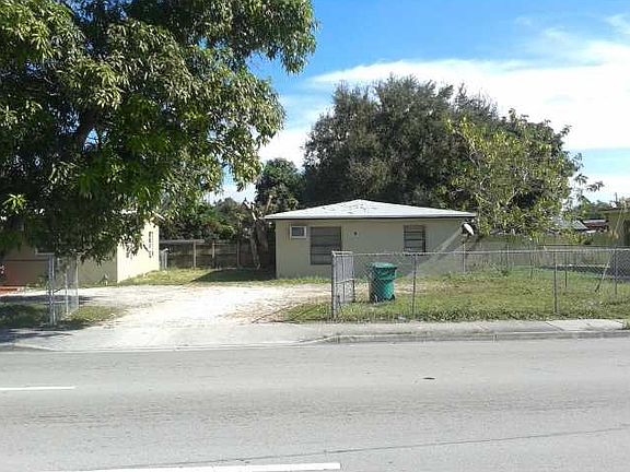 3rd image of 9945 NW 22 Ave