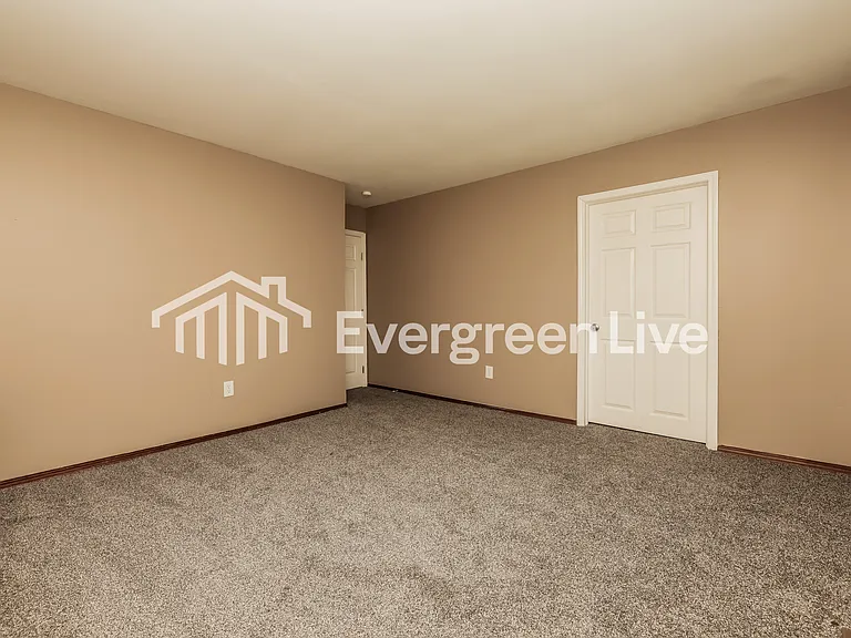 4315 Crownwood Ave — Photo 9