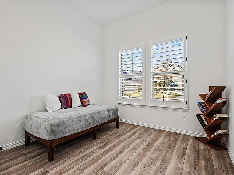 1724 Emmanuel Ln — Photo 19