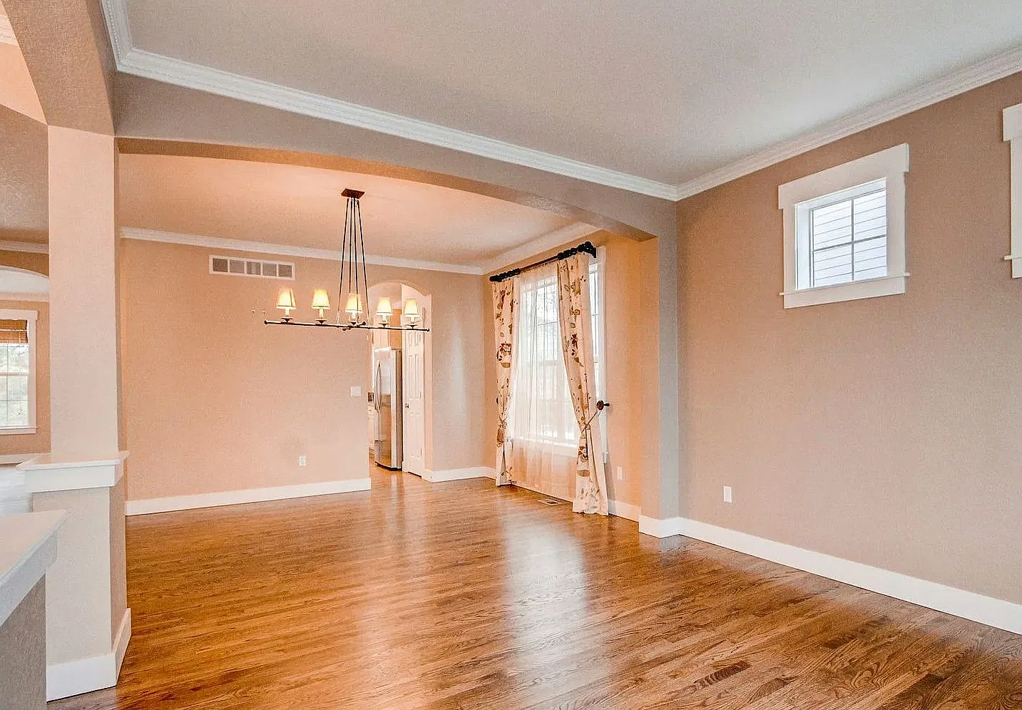 8135 East 28th Avenue — Photo 3