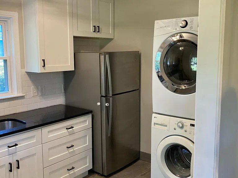 108 E Acres Dr SE — Photo 5
