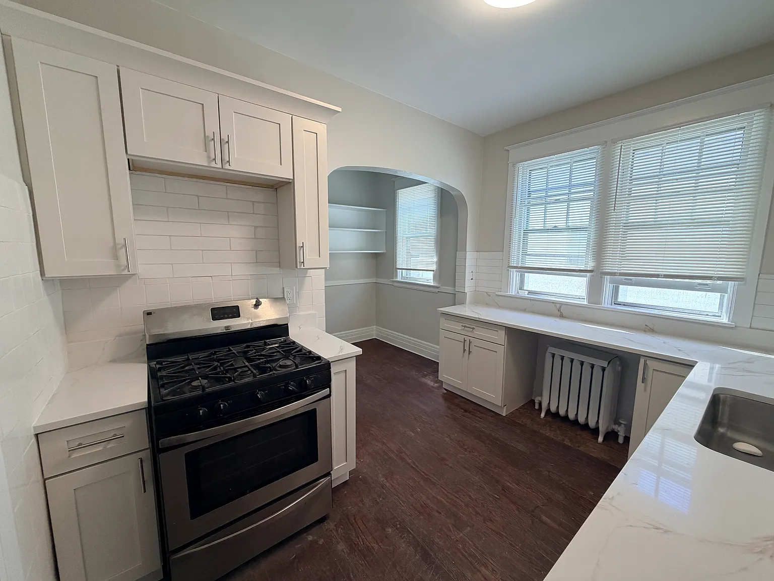 3 bed, 1600 sqft, $2,400 — Photo 4