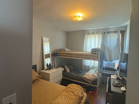 4th image of 2315 121st St #1