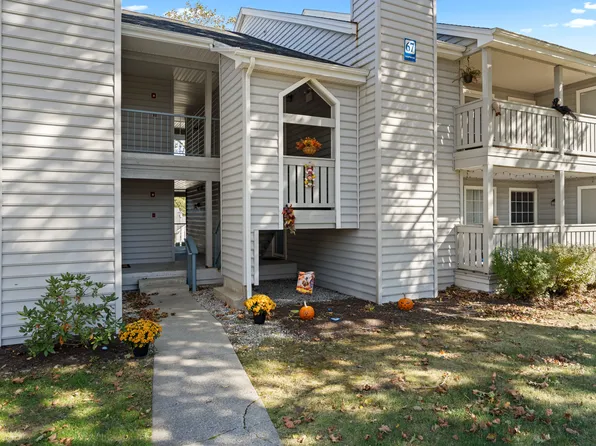 67 Leafwood Lane APT 252, Groton, CT 06340