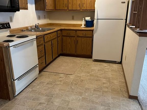 4th image of 445 Laverne Dr APT 6