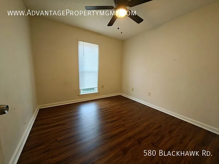 580 Blackhawk Rd — Photo 6