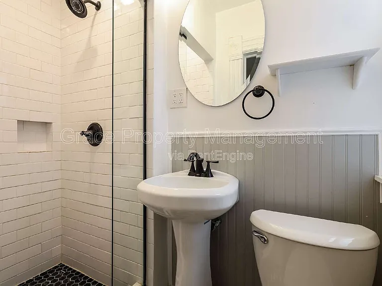 212 W Irvington Pl — Photo 10
