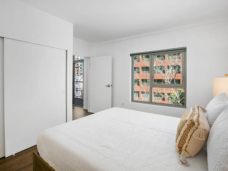 425 W Beech St #526 — Photo 23