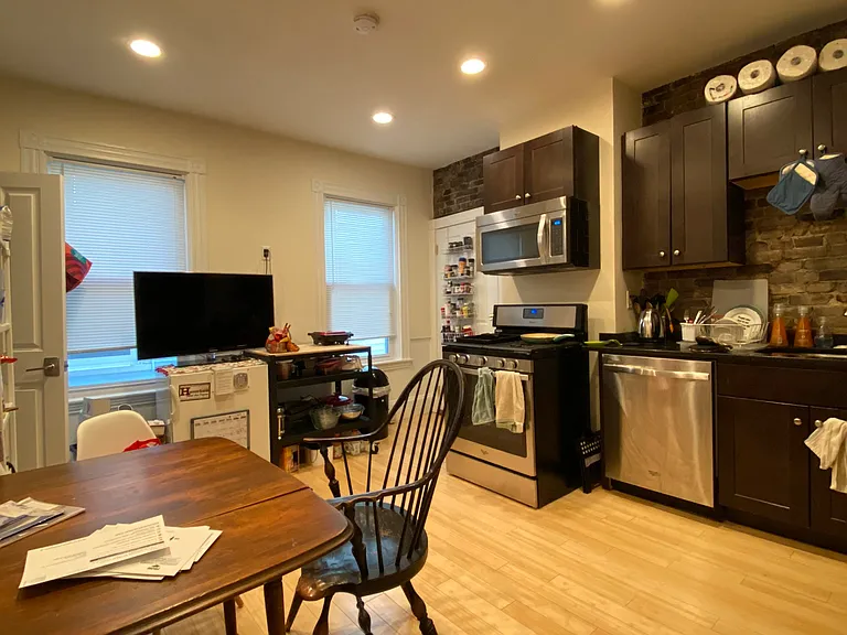 324 Western Ave #2 — Photo 4