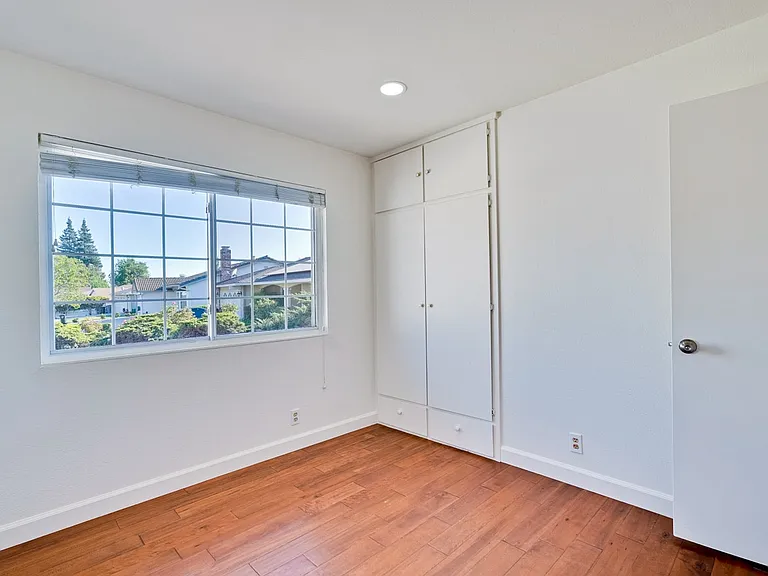2023 Portsmouth Ct — Photo 10