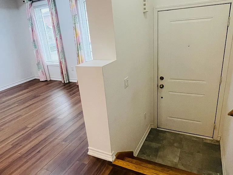 1040 Elton Way #5 — Photo 3