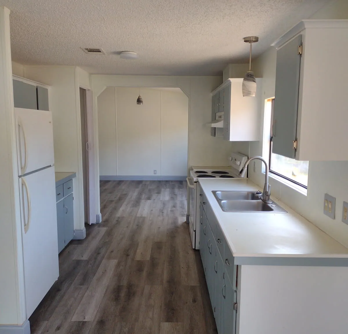 3 bed, 1296 sqft, $1,800 — Photo 2