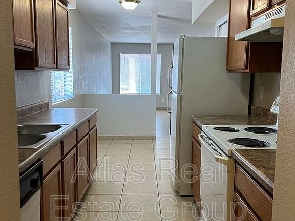 3rd image of 58 W Inglewood St APT 2