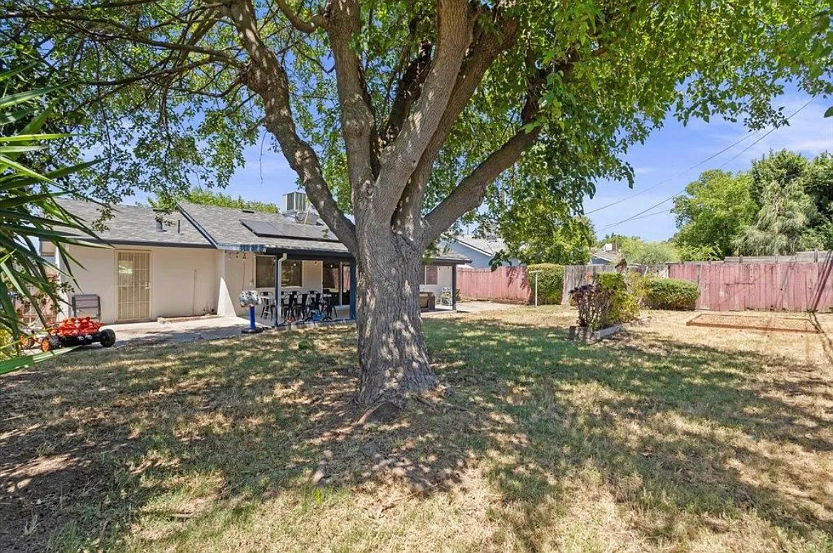 3 bed, 1325 sqft, $2,800 — Photo 1